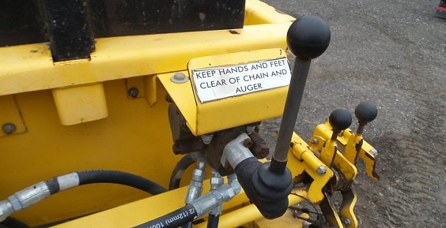 Мини укладчик асфальта на гусеничном ходу TP411